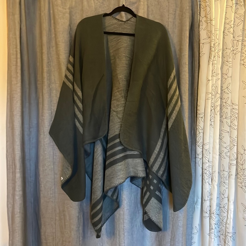 BB Dakota Poncho